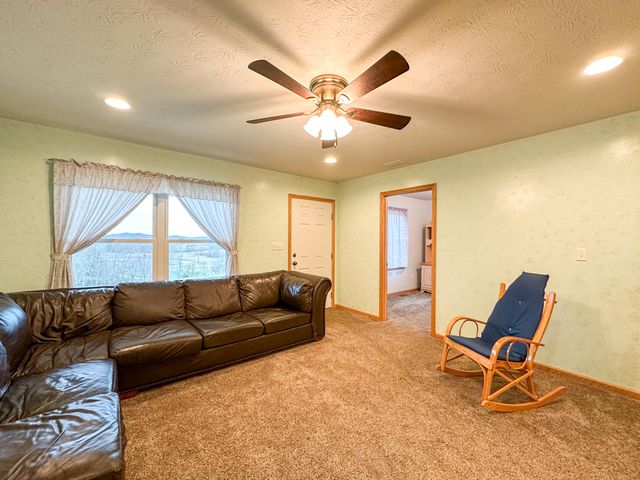 4800 Tom Cat Trail, London, KY 40741