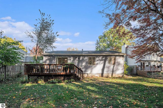 5636 Ellendale Drive, Lansing, MI 48911