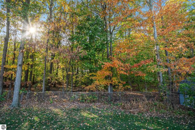 5636 Ellendale Drive, Lansing, MI 48911