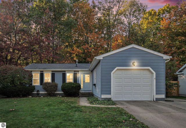 5636 Ellendale Drive, Lansing, MI 48911