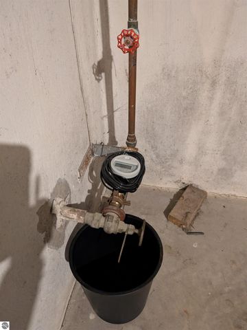 5636 Ellendale Drive, Lansing, MI 48911