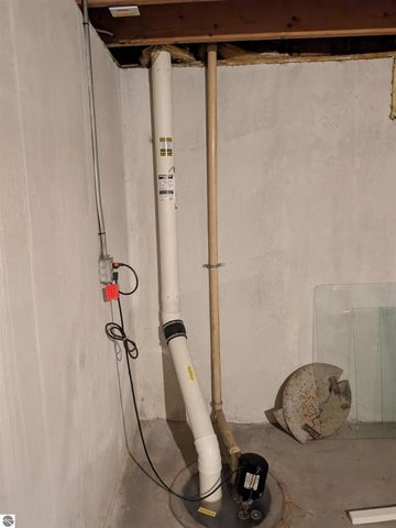 5636 Ellendale Drive, Lansing, MI 48911