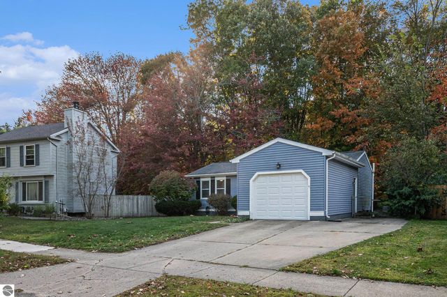 5636 Ellendale Drive, Lansing, MI 48911