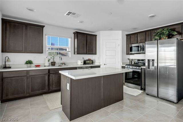 885 Watford Place, Henderson, NV 89011