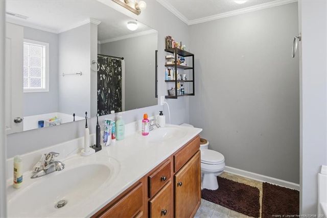 2248 Cliff Swallow Drive, Fayetteville, NC 28306