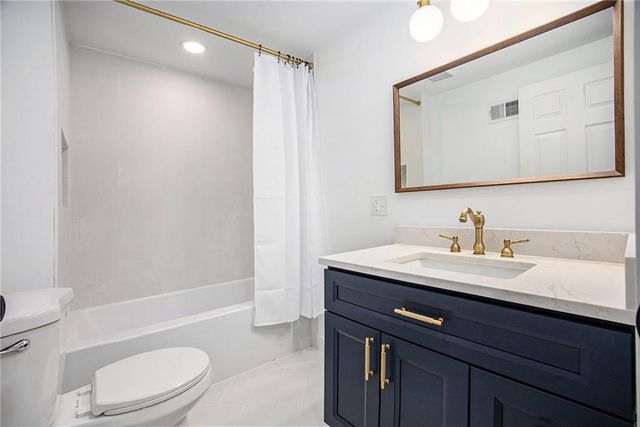 9222 Belinder Road, Leawood, KS 66206