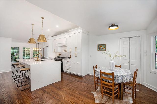 9222 Belinder Road, Leawood, KS 66206