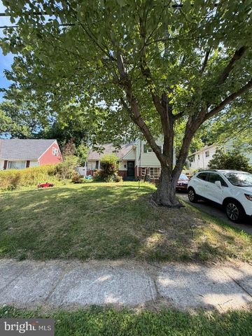 6104 GREENVALE PKWY, Riverdale, MD 20737