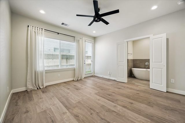 2215 Penny Derrick Lane, Houston, TX 77055