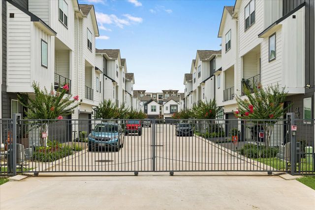 2215 Penny Derrick Lane, Houston, TX 77055