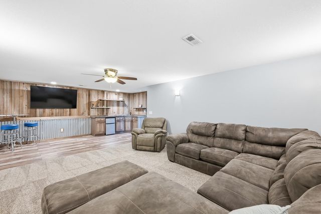 5714 W 41st Cir S, Wichita, KS 67215