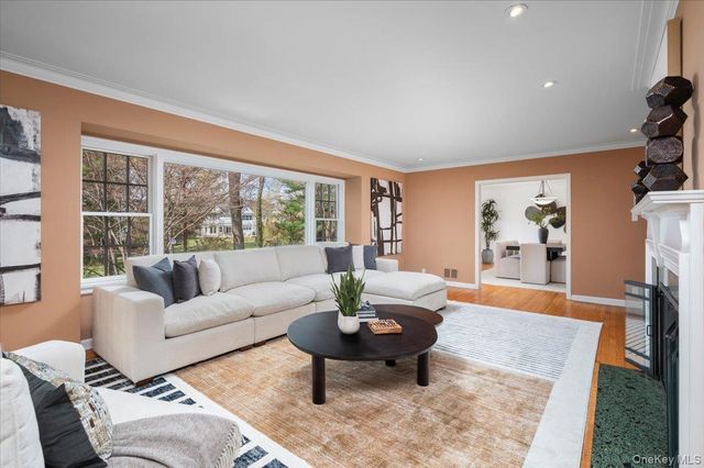 981 Green Meadow Lane, Mamaroneck, NY 10543