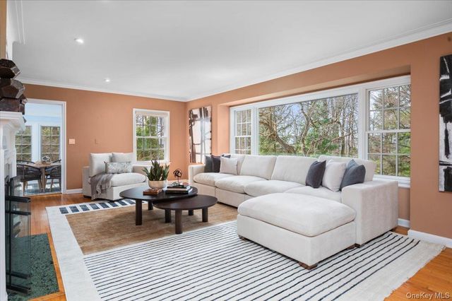 981 Green Meadow Lane, Mamaroneck, NY 10543