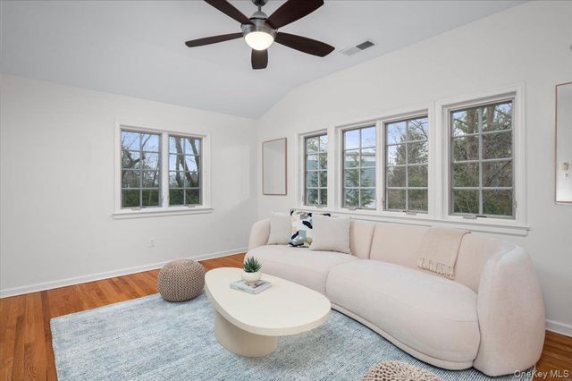 981 Green Meadow Lane, Mamaroneck, NY 10543