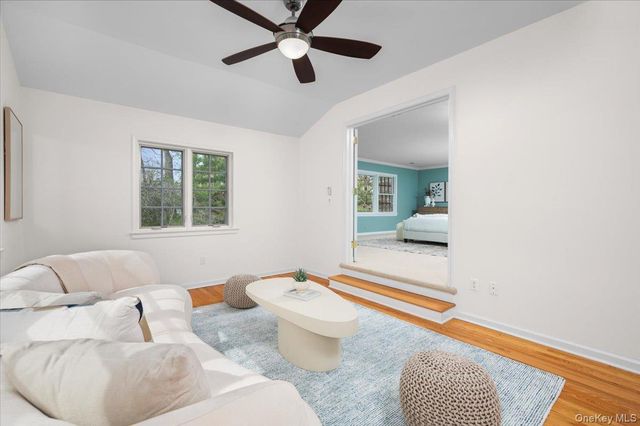 981 Green Meadow Lane, Mamaroneck, NY 10543