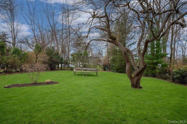 981 Green Meadow Lane, Mamaroneck, NY 10543