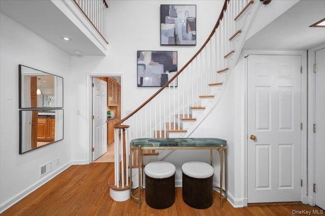 981 Green Meadow Lane, Mamaroneck, NY 10543