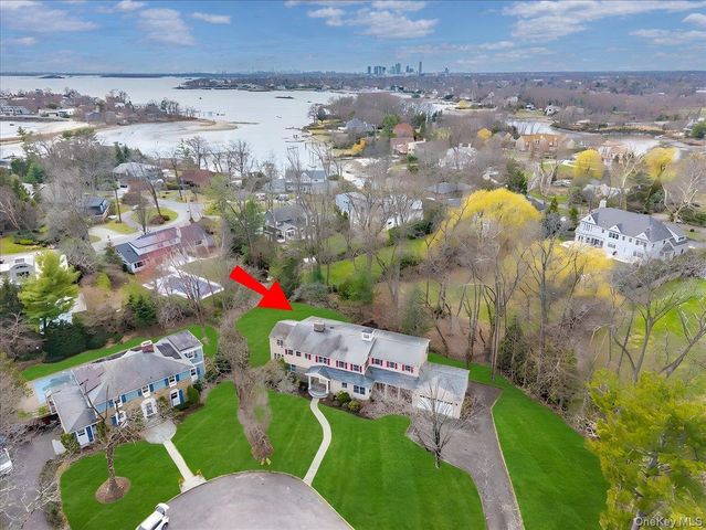 981 Green Meadow Lane, Mamaroneck, NY 10543