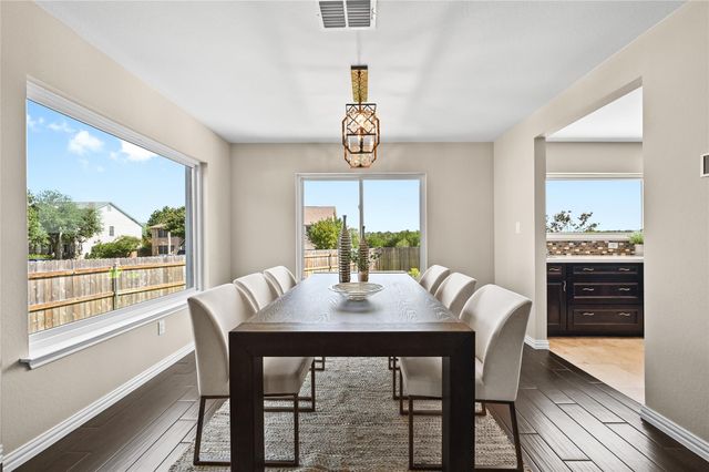 2512 Regal Park LN, Austin, TX 78748