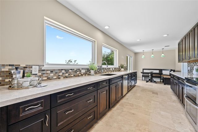 2512 Regal Park LN, Austin, TX 78748