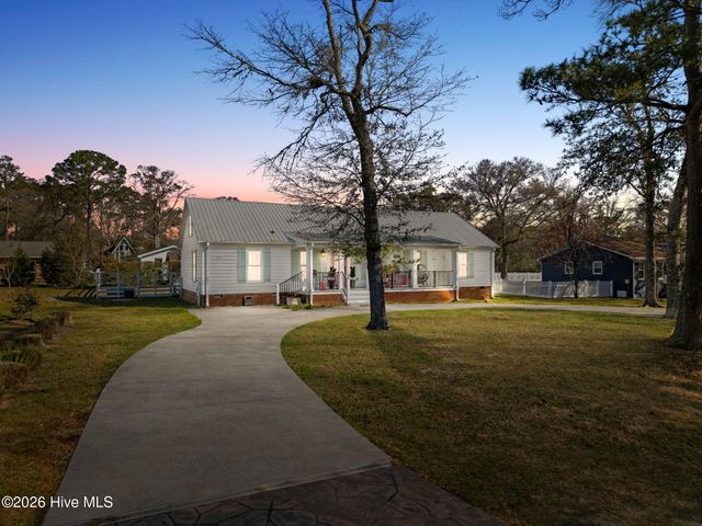 219 Shoreline Drive E, Sunset Beach, NC 28468