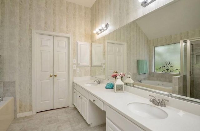2515 Lansing Circle, Pearland, TX 77584