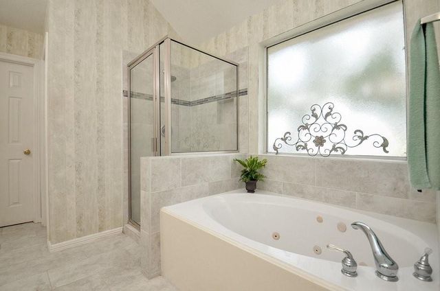 2515 Lansing Circle, Pearland, TX 77584