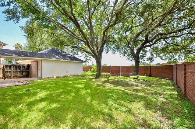 2515 Lansing Circle, Pearland, TX 77584
