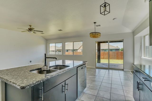 816 Oriel Circle, Fort Worth, TX 76036
