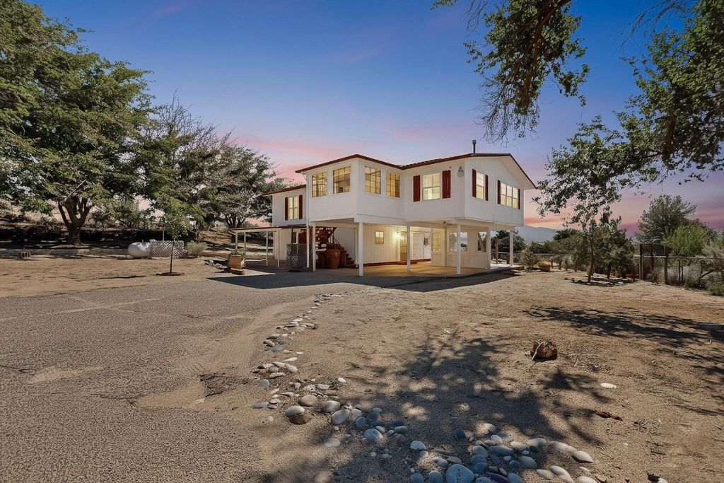 618 RECLINING ACRES Road, Corrales, NM 87048