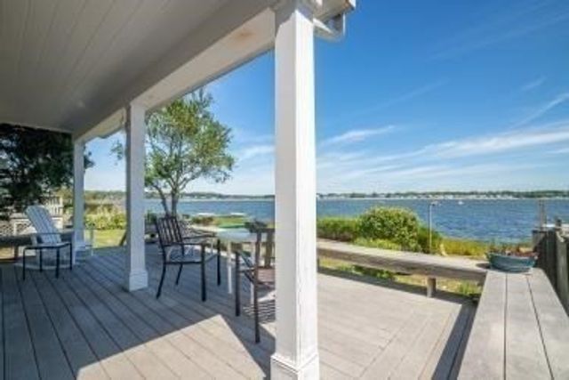 110 Seaview Ave, Swansea, MA 02777