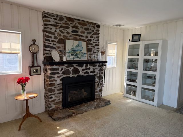 110 Seaview Ave, Swansea, MA 02777