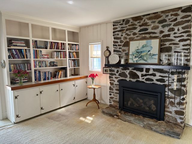 110 Seaview Ave, Swansea, MA 02777