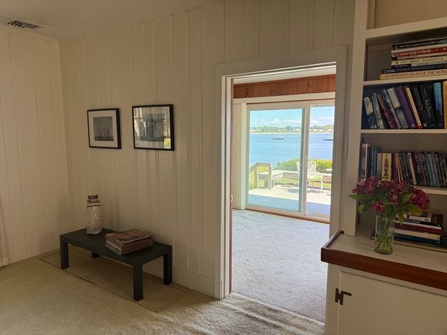 110 Seaview Ave, Swansea, MA 02777