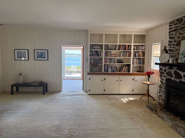 110 Seaview Ave, Swansea, MA 02777
