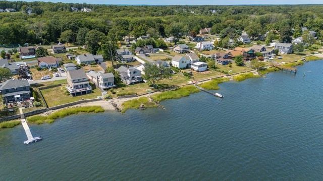 110 Seaview Ave, Swansea, MA 02777