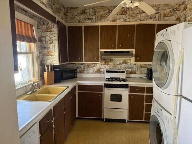 110 Seaview Ave, Swansea, MA 02777