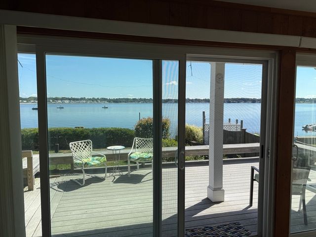 110 Seaview Ave, Swansea, MA 02777