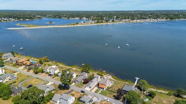 110 Seaview Ave, Swansea, MA 02777