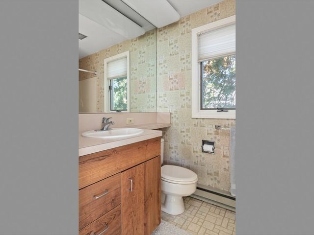 110 Seaview Ave, Swansea, MA 02777