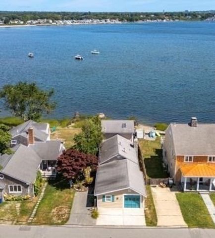 110 Seaview Ave, Swansea, MA 02777