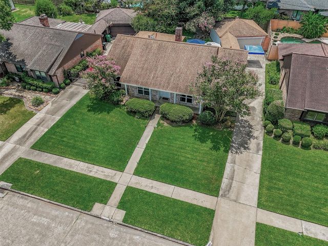 1037 Cheshire Lane, Houston, TX 77018
