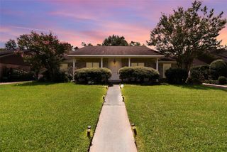 1037 Cheshire Lane, Houston, TX 77018
