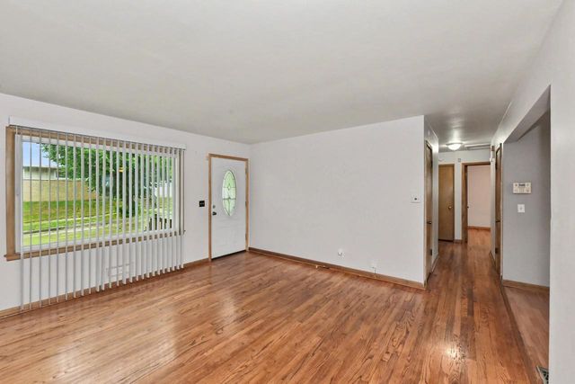 7400 W Melvina STREET, Milwaukee, WI 53216