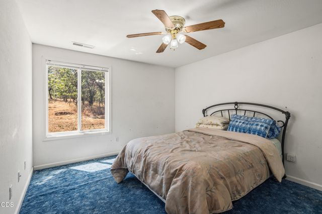 8320 Blackwell Road, Central Point, OR 97502