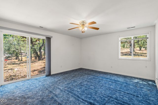 8320 Blackwell Road, Central Point, OR 97502