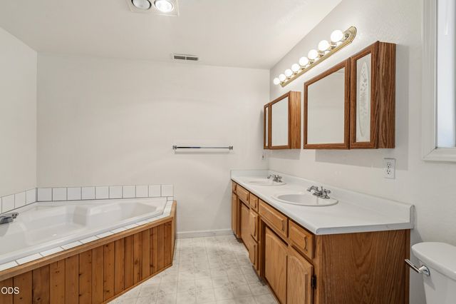 8320 Blackwell Road, Central Point, OR 97502