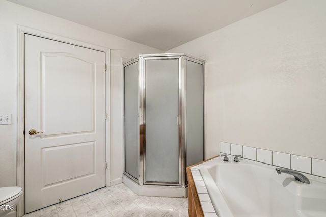 8320 Blackwell Road, Central Point, OR 97502