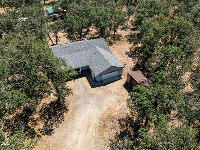 8320 Blackwell Road, Central Point, OR 97502