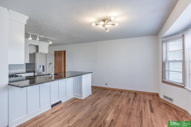 1829 Robertson Drive, Omaha, NE 68114